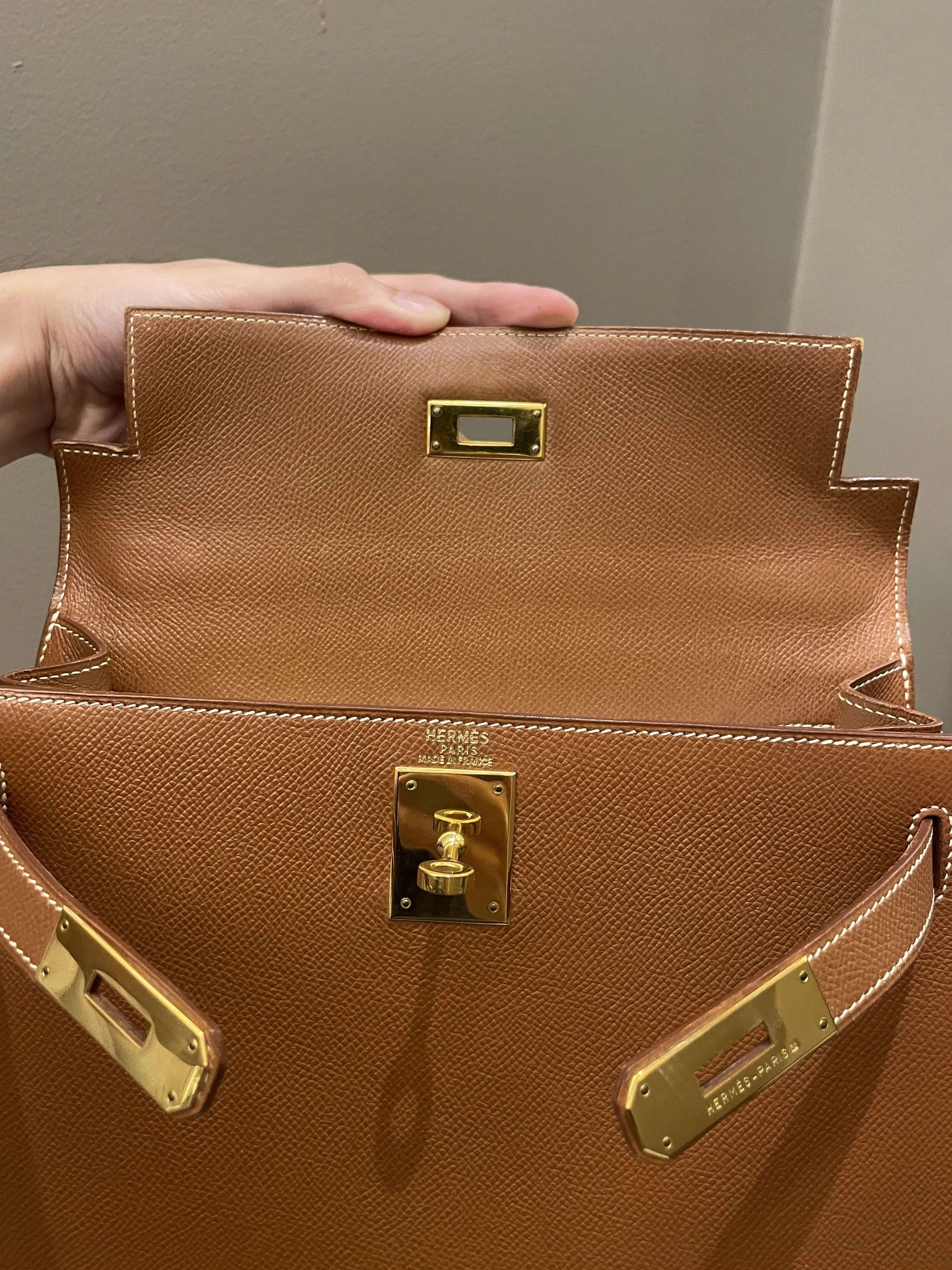 Hermes Vintage Kelly Sellier 28 Gold Courcheval